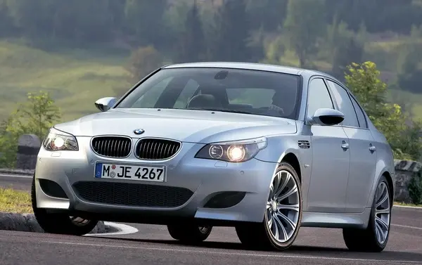 بی ام و M5