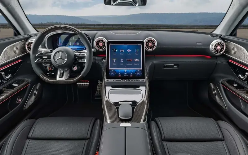 کابین مرسدس AMG GT مدل ۲۰۲۴
