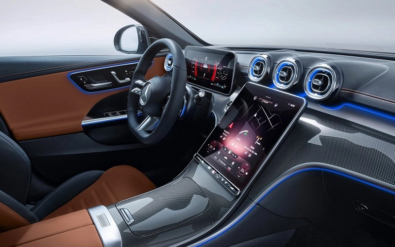 کابین مرسدس بنز C200 L مدل ۲۰۲۴