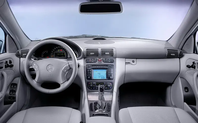 کابین مرسدس بنز کلاس C W203