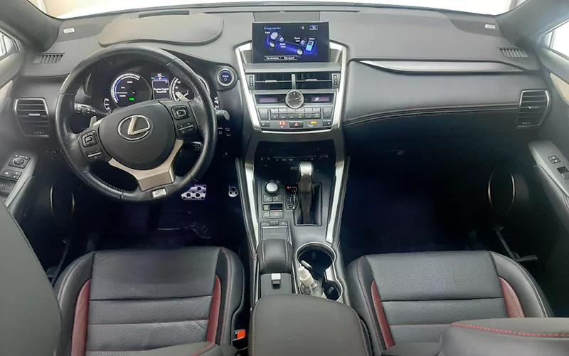 داشبرد لکسوس NX300h F Sport مدل ۲۰۱۷