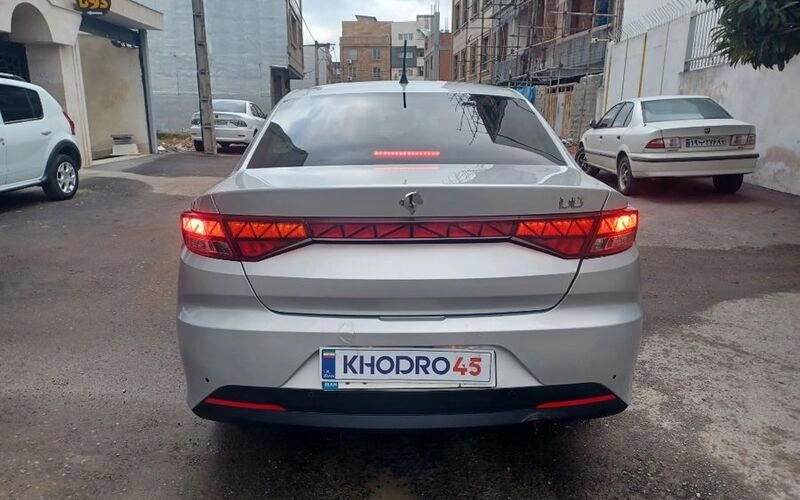 تجربه رانندگی تارا V2‌