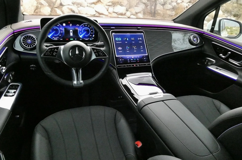 طراحی داخلی مرسدس بنز EQE 500 SUV مدل ۲۰۲۵