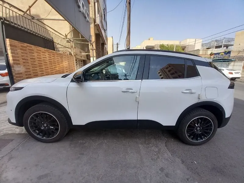 نمای جانبی ریرا