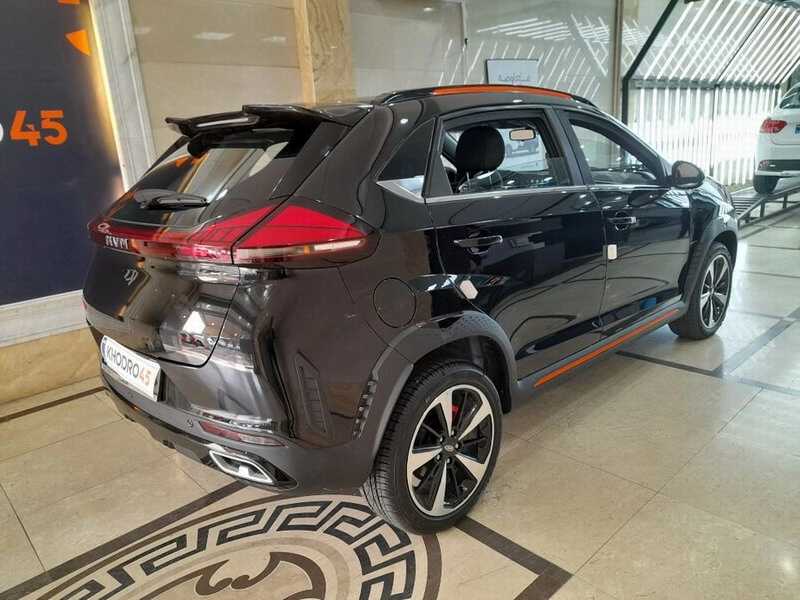نمای عقب ام وی ام X33 کراس اتوماتیک