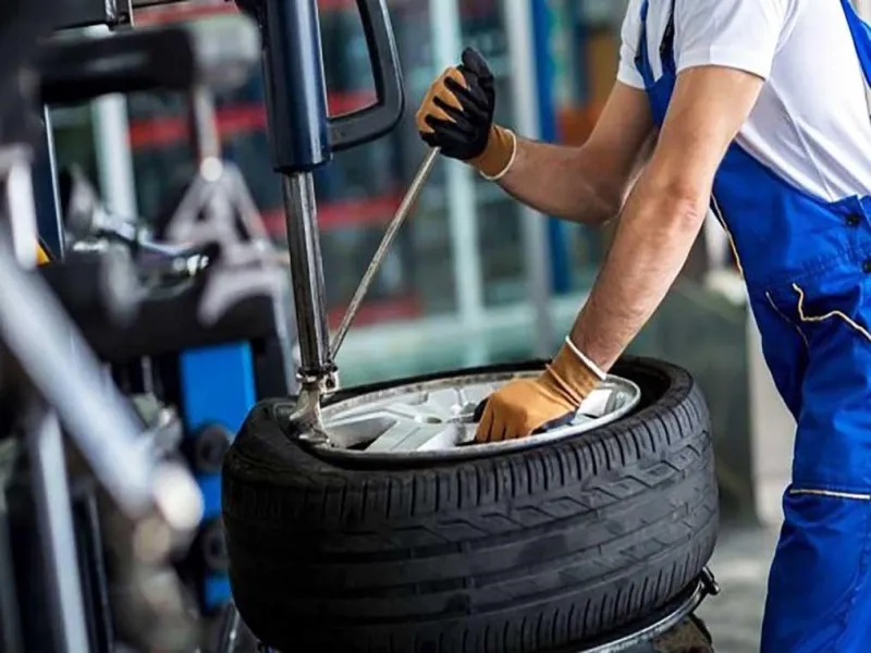 تعویض لاستیک ماشین