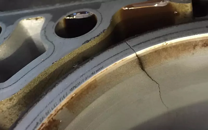 ترک خوردن بوش موتور ترک خوردن بوش موتور