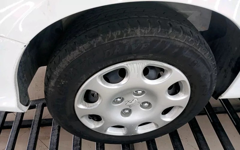 لاستیک پژو ۲۰۶ صندوقدار