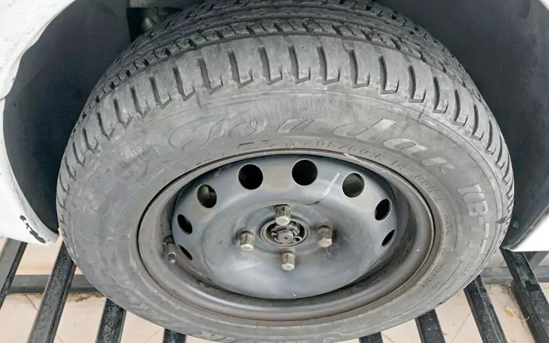 لاستیک پژو ۲۰۶ بدون قالپاق