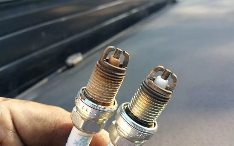 شمع زنگ زده شمع زنگ زده