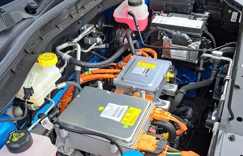 تعویض مایع خنک‌کننده باتری