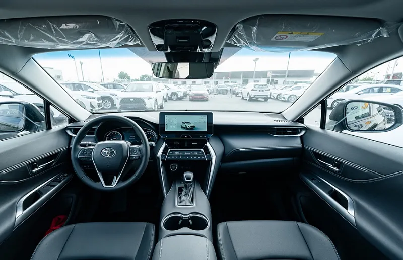 طراحی داخلی تویوتا ونزا ۲۰۲۵
