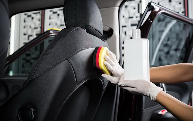 استفاده از شوینده های مناسب، اهمیت زیادی دارد استفاده از شوینده های مناسب، اهمیت زیادی دارد