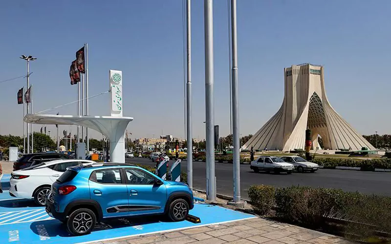 ایستگاه شارژ خودروهای برقی میدان آزادی