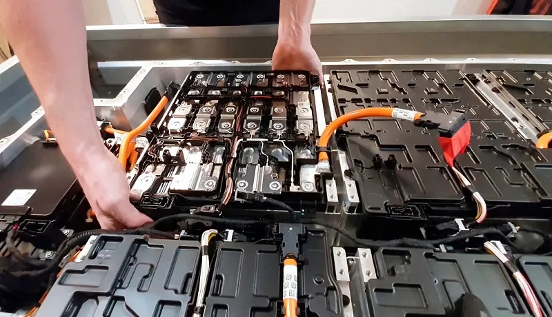 نگهداری از باتری خودروهای برقی