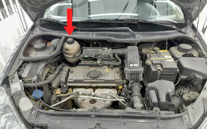 مخزن آب رادیاتور پژو ۲۰۶ تیپ ۲