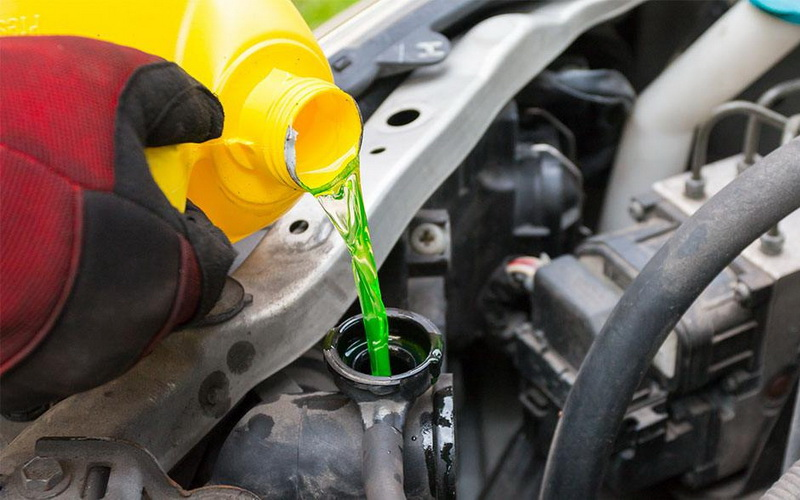 اصافه کردن مکرر آب به خاطر نشتی در سیستم خنک کاری اصافه کردن مکرر آب به خاطر نشتی در سیستم خنک کاری