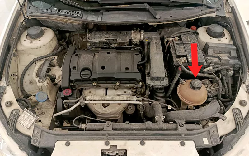 مخزن آب رادیاتور رانا