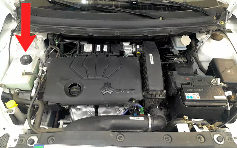 مخزن آب رادیاتور شاهین