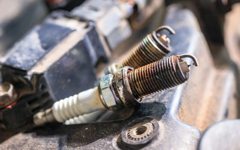 ضعف در سیستم جرقه یا دوده گرفتن شمع در فصل زمستان نمود بارزتری خواهد داشت ضعف در سیستم جرقه یا دوده گرفتن شمع در فصل زمستان نمود بارزتری خواهد داشت