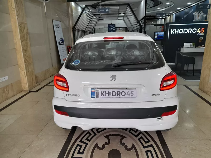 نمای عقب پژو ۲۰۷ دنده ای نمای عقب پژو ۲۰۷ دنده ای