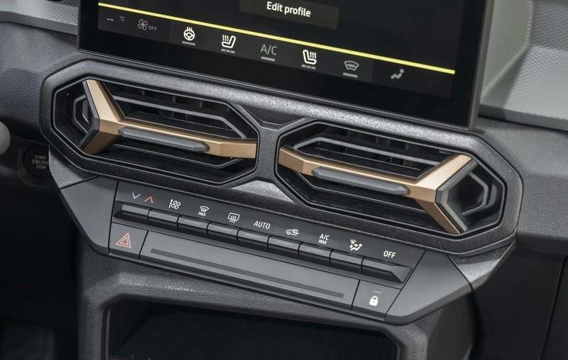 طراحی ضبط رنو داستر ۲۰۲۵ طراحی ضبط رنو داستر ۲۰۲۵