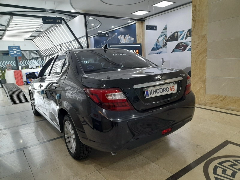 نمای عقب دنا پلاس نمای عقب دنا پلاس