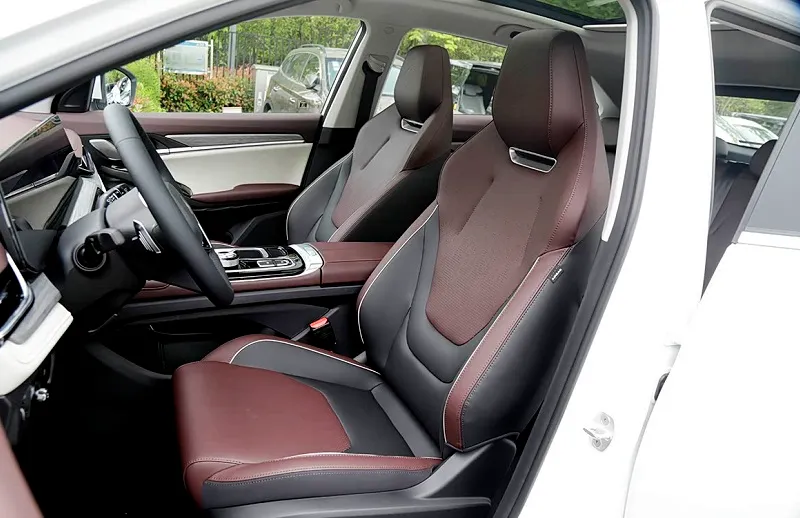 صندلی های جلوی کی ام سی SR6