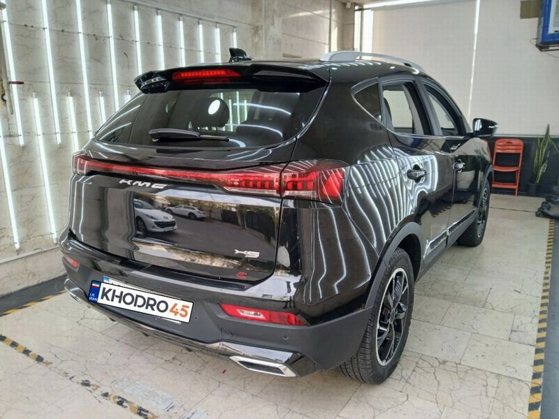 نمای عقب کی ام سی X5