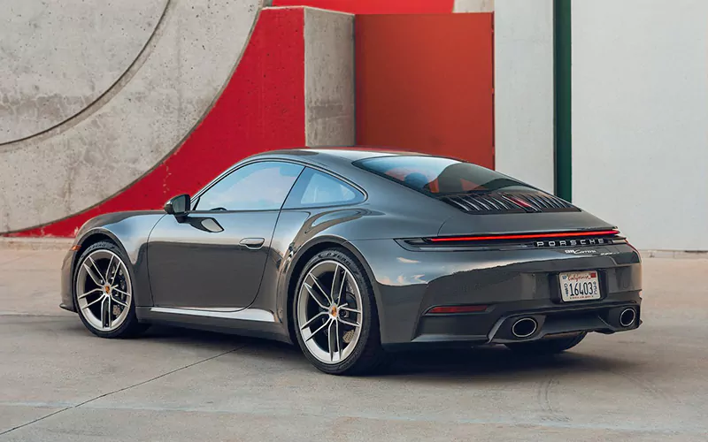 نمای عقب پورشه ۹۱۱ کاررا ۲۰۲۶ نمای عقب پورشه ۹۱۱ کاررا ۲۰۲۶