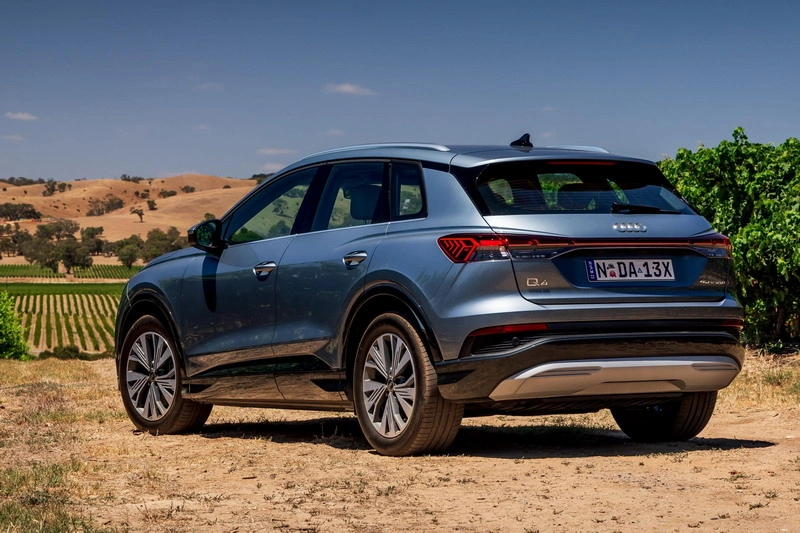 نمای پشت آئودی Q4 e-Tron مدل ۲۰۲۵