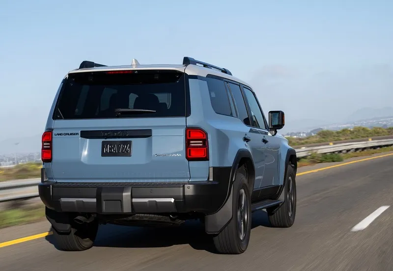 طراحی پشت تویوتا پرادو ۲۰۲۵