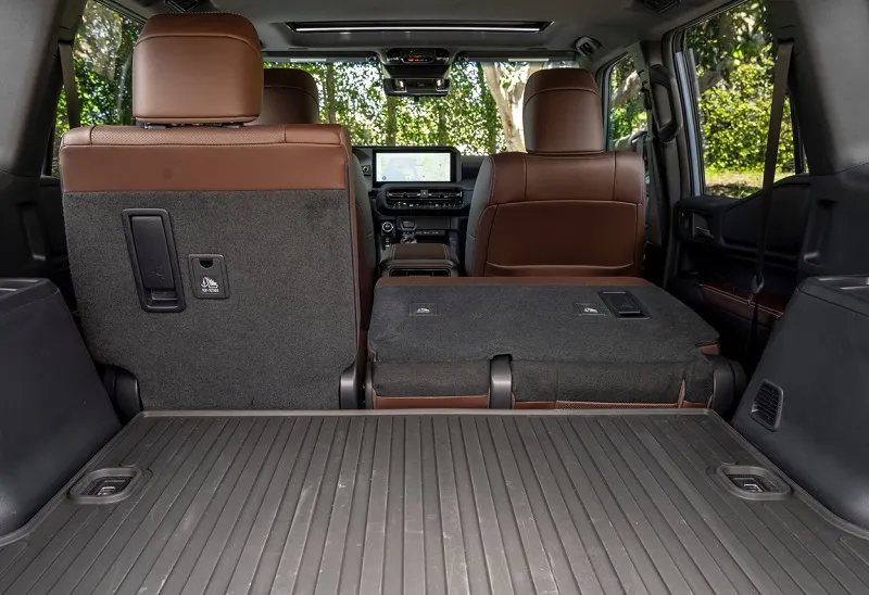 فضای صندوق عقب لندکروزر پرادو 2025