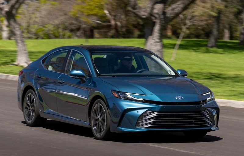 طراحی ظاهری تویوتا کمری HEV