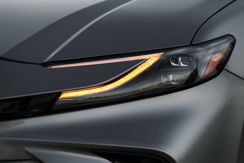 طراحی چراغ های تویوتا کمری HEV