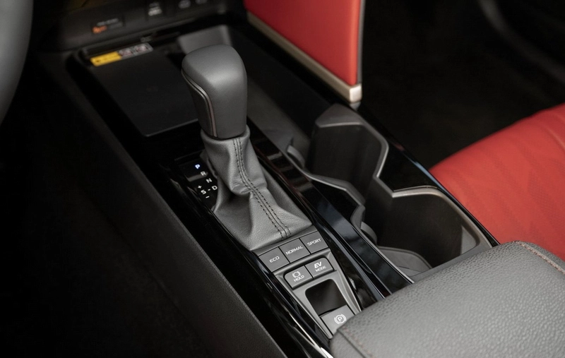 طراحی دنده تویوتا کمری هیبرید ۲۰۲۵