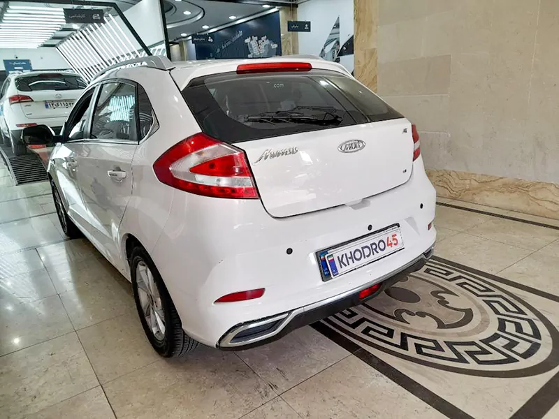 نمای عقب ام وی ام ۳۱۵ پلاس نمای عقب ام وی ام ۳۱۵ پلاس