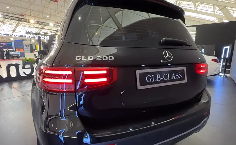 نمای عقب بنز GLB200 مدل ۲۰۲۵