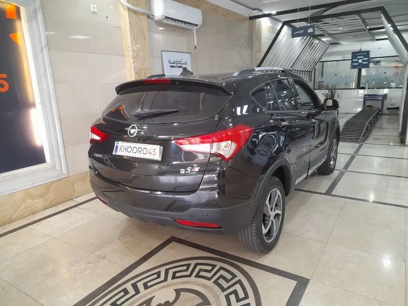 نمای عقب هایما S5 پرو