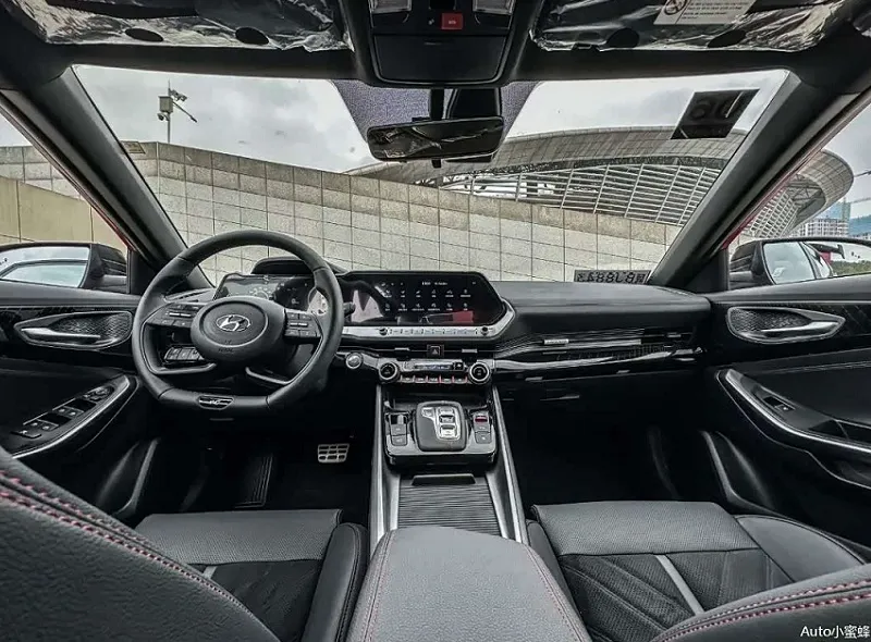 طراحی داخلی هیوندای لافستا ۲۰۲۵