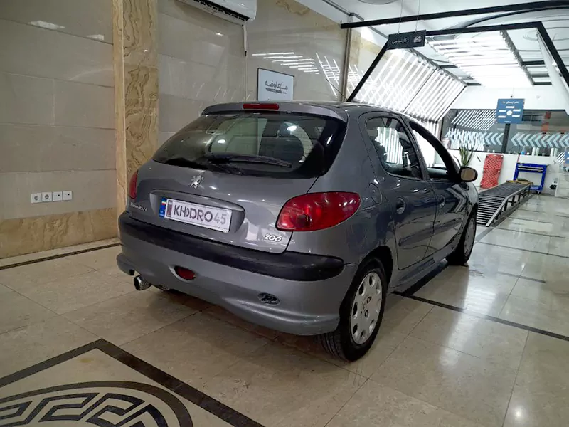 نمای عقب پژو ۲۰۶ تیپ ۲ نمای عقب پژو ۲۰۶ تیپ ۲