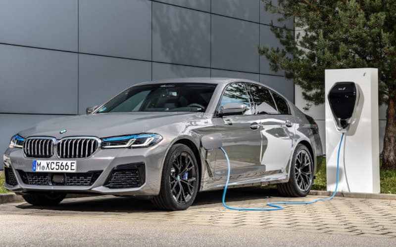 پلاگین هیبرید با قابلیت شارژ از جایگاه پلاگین هیبرید با قابلیت شارژ از جایگاه