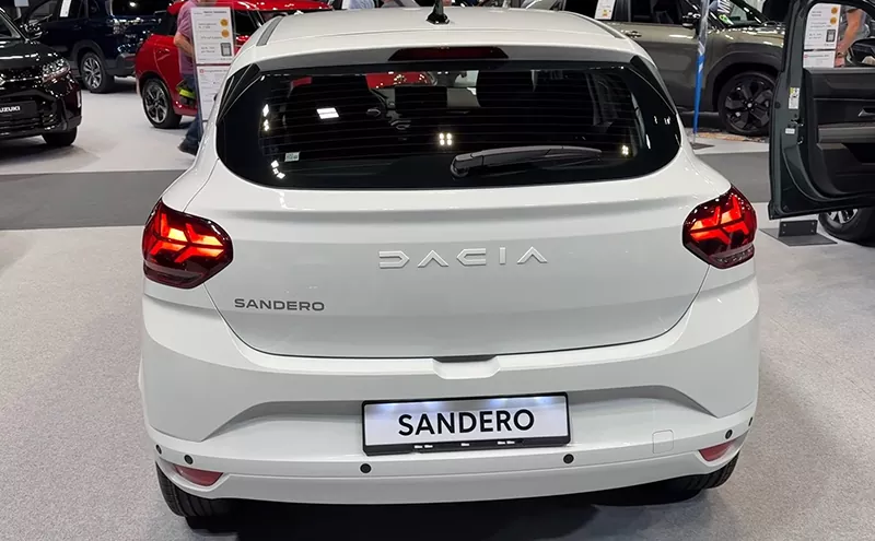 نمای عقب رنو ساندرو ۲۰۲۵