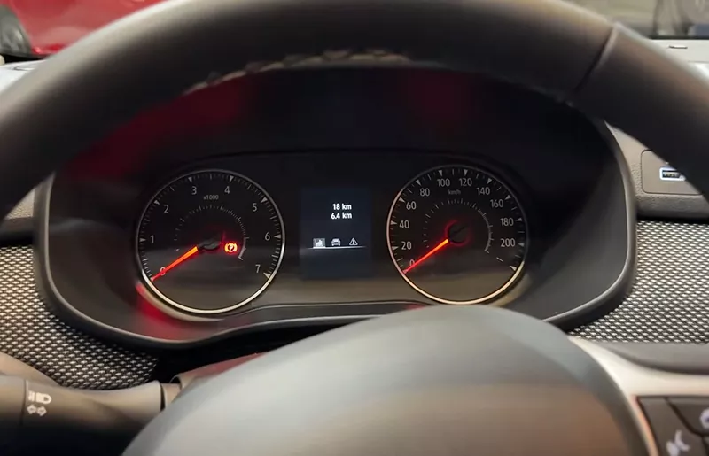 پشت آمپر رنو ساندرو ۲۰۲۵