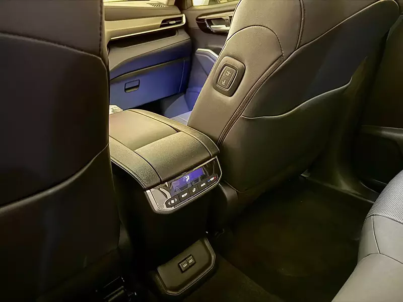 کابین عقب تویوتا هایلندر ۲۰۲۵ 