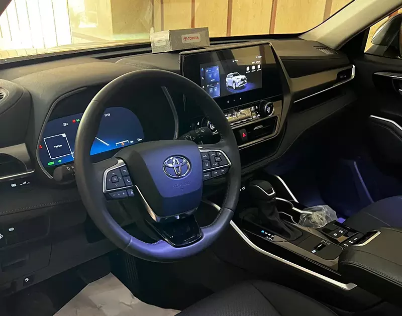 داخل تویوتا هایلندر ۲۰۲۵ 