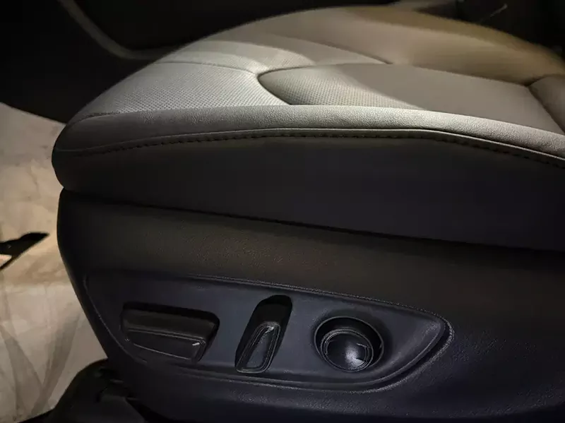 تنظیم برقی صندلی‌های تویوتا هایلندر ۲۰۲۵