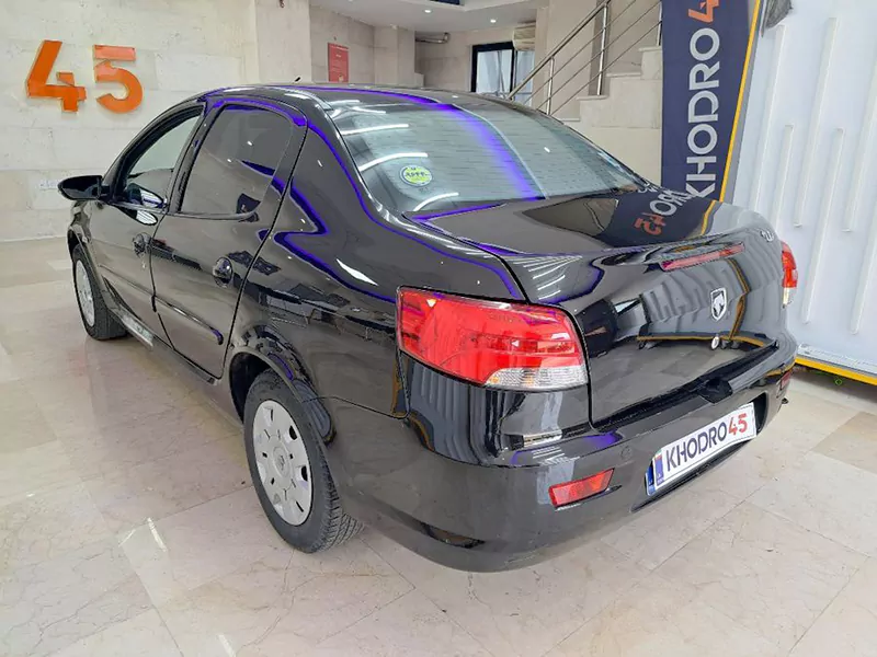 نمای عقب رانا پلاس نمای عقب رانا پلاس