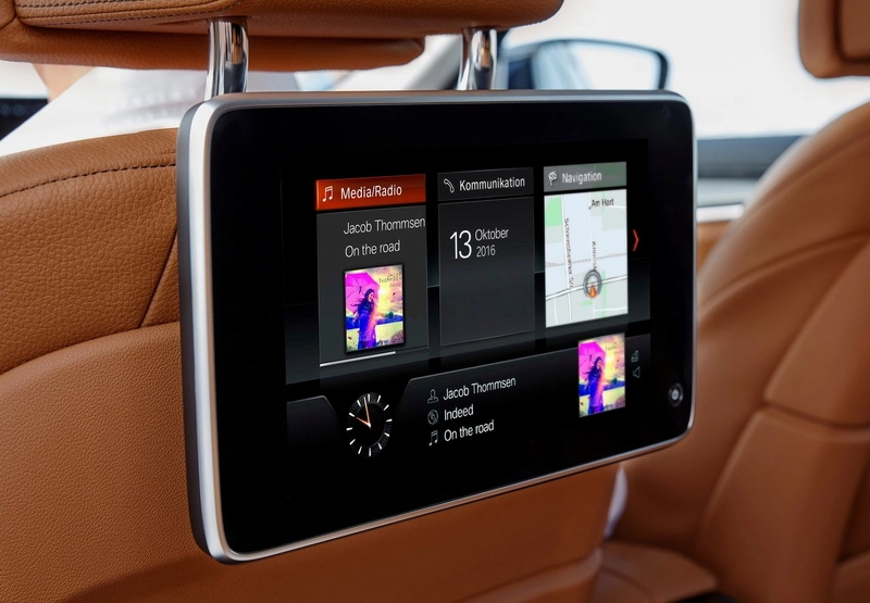 نمایشگرهای عقب بی ام و 530i نسل هفتم