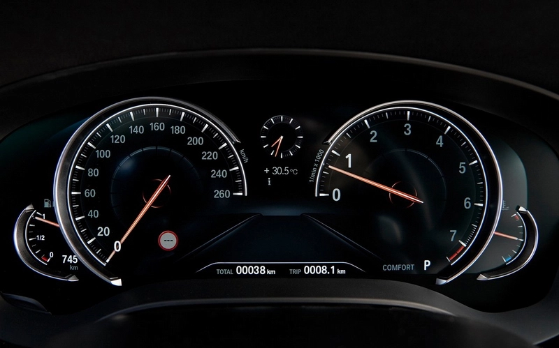 کیلومترشمار عقب بی ام و 530i